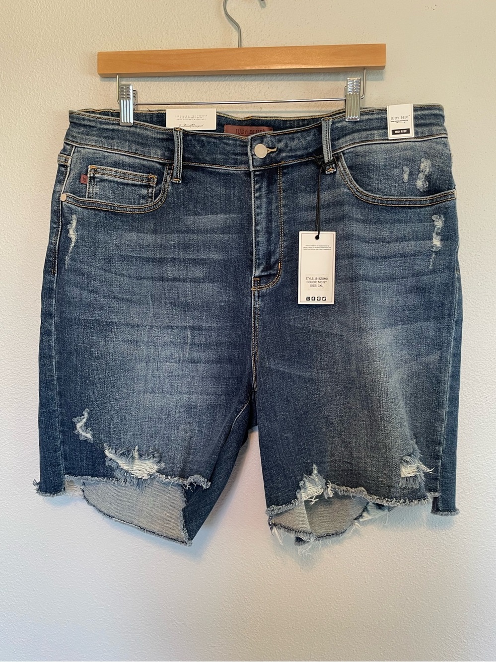 Judy Blue Dark Wash Distressed Mid-Rise Jean Shorts 3XL